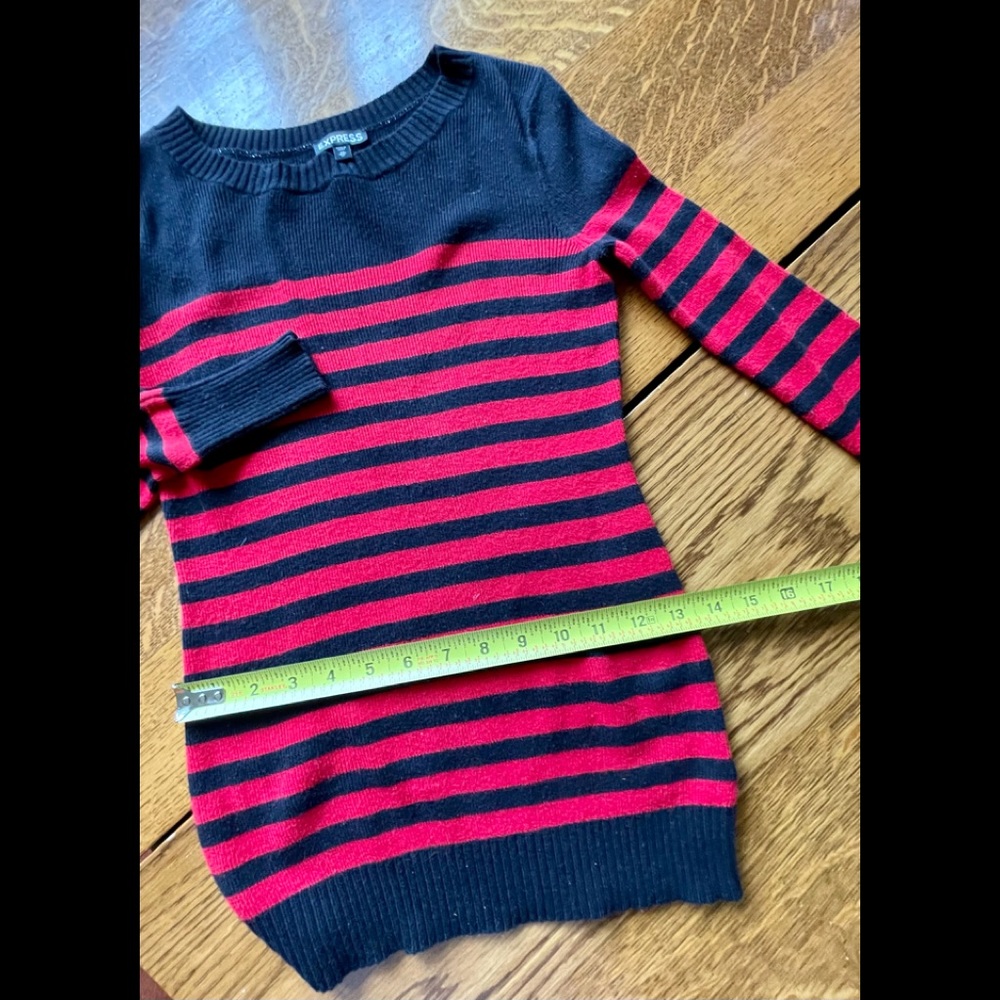 Express Sweater - Picture 4 of 7
